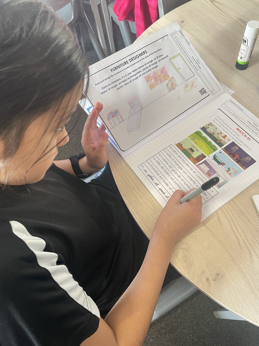CalveleyAcademy's tweet image. Oak class have been using French adjectives to describe rooms in a house. Afterwards, they used these to write descriptive sentences. 🇫🇷 #french #mfl #adjectives
