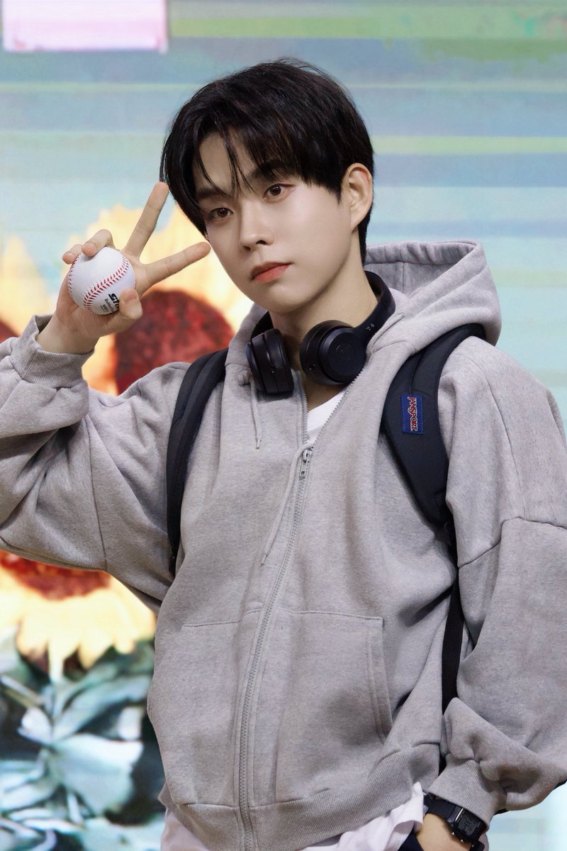 251121 메이크스타 대면 팬싸 #최상엽

그냥 고딩이자나ㅜㅜ