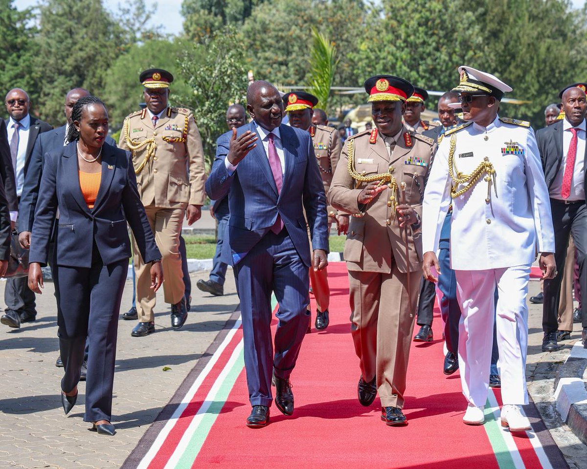 NDUKenya's tweet photo. The 3rd National Defence University-Kenya (NDU-K) Graduation ceremony was presided over by H.E. Hon. William Samoei Ruto, PhD, CGH, President of the Republic of Kenya and Commander-in-Chief of the Kenya Defence Forces, who is also the Chancellor of the University. https://t.co/jHQoAn19BE