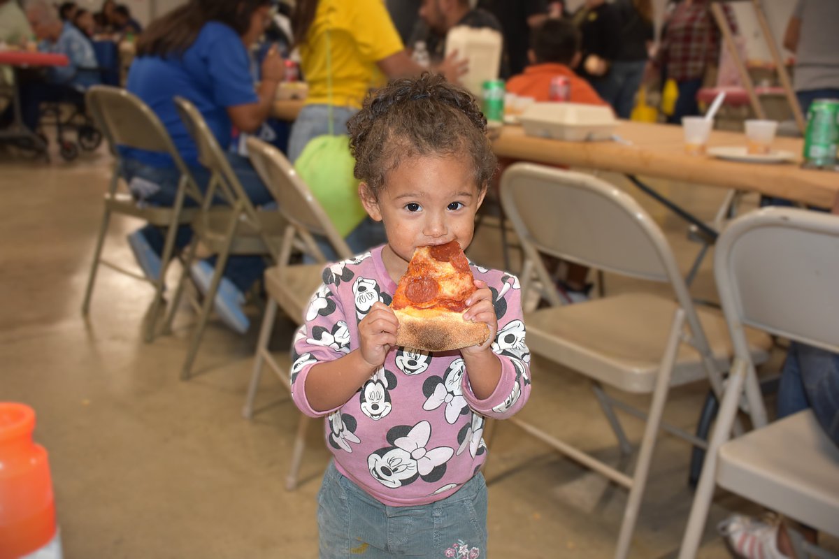 . <a href="/EverPct3/">Commissioner Everardo "Ever" Villarreal</a> and friends hosted a community Thanksgiving Dinner gathering for the residents of Pct. 3 in an effort to celebrate the season of giving thanks, and togetherness. 💛❤🧡
