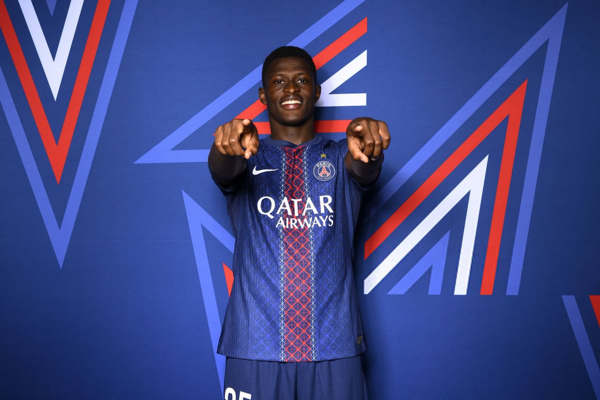 lnstantFoot's tweet photo. 🚨 Nuno Mendes n'apparaît pas dans le point médical du PSG ! 🇵🇹🙌

Pour rappel, le latéral portugais a repris l'entraînement ce jeudi. 

(@PSG_inside) https://t.co/3wPrxYLjeH