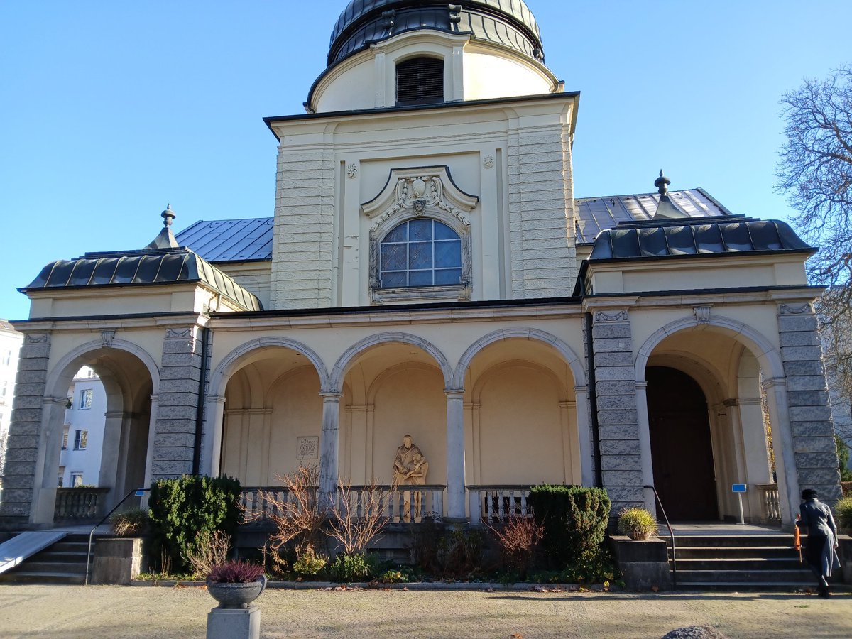 (2) ... früheren Kollegen bei der WELT Philipp Fritz und Maxim Giordano, der Schriftsteller Marko Martin und Patryk Szostak vom <a href="/PileckiInstitut/">Pilecki-Institut</a>. Dort gibt es am 26.11. noch eine Gedenkveranstaltung für ihn. Herzinger kommentierte auch öfters im  .../3
(alle Fotos: Leh)