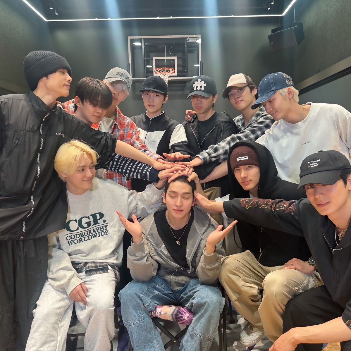 vegetariantrex_'s tweet image. 11:11 🍀