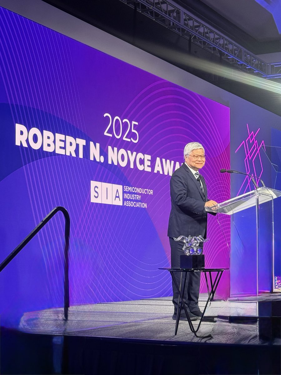 SandraWatsonAZ's tweet image. We were honored to join semiconductor industry leaders at last night&apos;s #SIAAwardsDinner! Congratulations to Dr. C.C. Wei and Dr. Mark Liu of #TSMC on receiving the prestigious Robert N. #NoyceAward! Under their leadership, TSMC has driven groundbreaking innovation. @SIAAmerica
