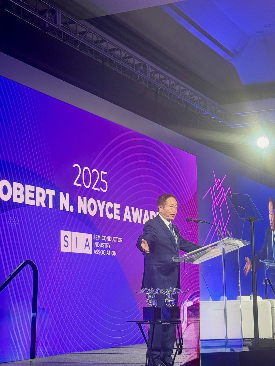 SandraWatsonAZ's tweet image. We were honored to join semiconductor industry leaders at last night&apos;s #SIAAwardsDinner! Congratulations to Dr. C.C. Wei and Dr. Mark Liu of #TSMC on receiving the prestigious Robert N. #NoyceAward! Under their leadership, TSMC has driven groundbreaking innovation. @SIAAmerica