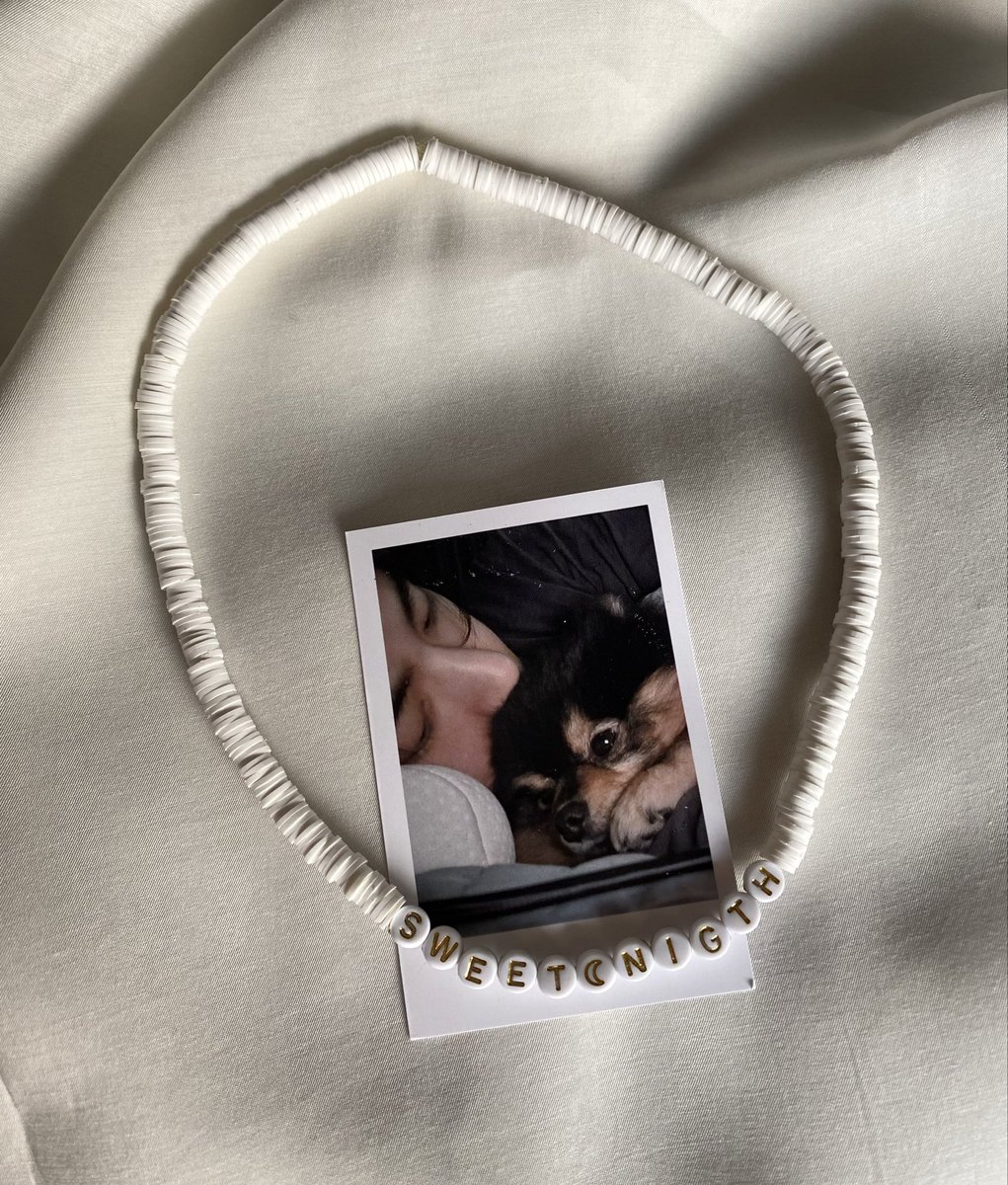 innervbear's tweet image. fanmade ürünler bts satış

sweet night kolye 100₺
vante bileklik: 50₺
taenin benzer bilekliği 30₺ 

@btsssatis @bangtansatiss @herturlugort @Bujosatistr @btssatistakasrt