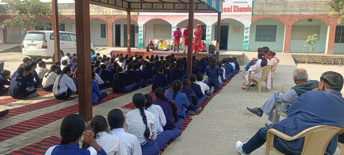 CBC_Chandigarh's tweet image. Our registered cultural troupe hosted an awareness programme at GSSS Shamdo (#Jind) on key Flagship Schemes of the Government of India, in coordination with BDO Alewa. Students and teachers actively participated. 

#Jind #Awareness #Haryana @DDNewsHaryana @haryana