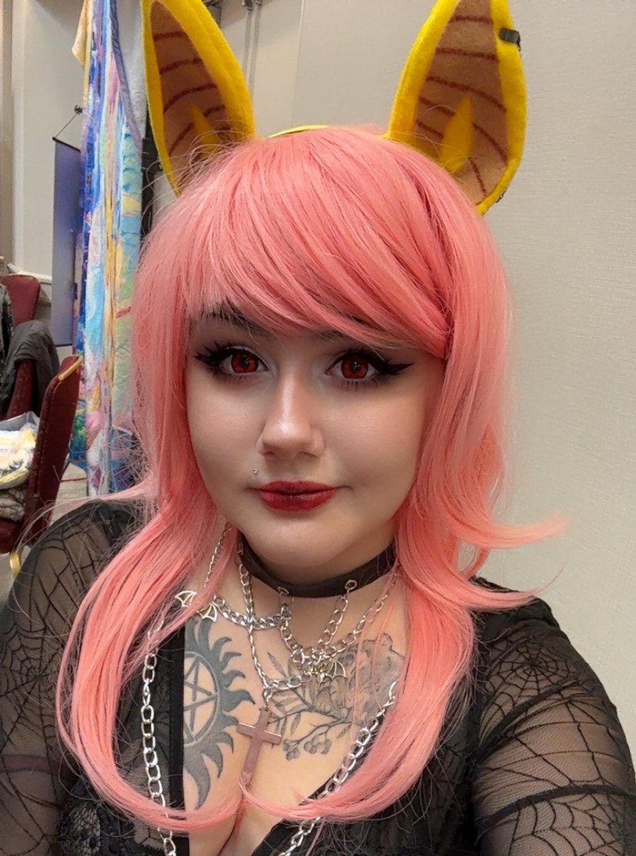 IN4RI_'s tweet image. All set up in the vendor hall @PonyCiderfest , come say hi!!! Booth 9 and I’m in Flutterbat 🥰

Also ask me about Pop Off! 😉