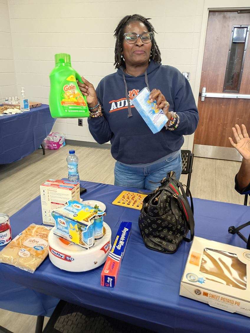 montgcitypandr's tweet image. Yesterday at the Chisholm Community Center, Montgomery seniors came together to play Harvest Bingo! Just in time for the holidays, the festive spirit was felt as everyone enjoyed each other&apos;s company.

#ourmgm #funinmgm #HarvestBingo