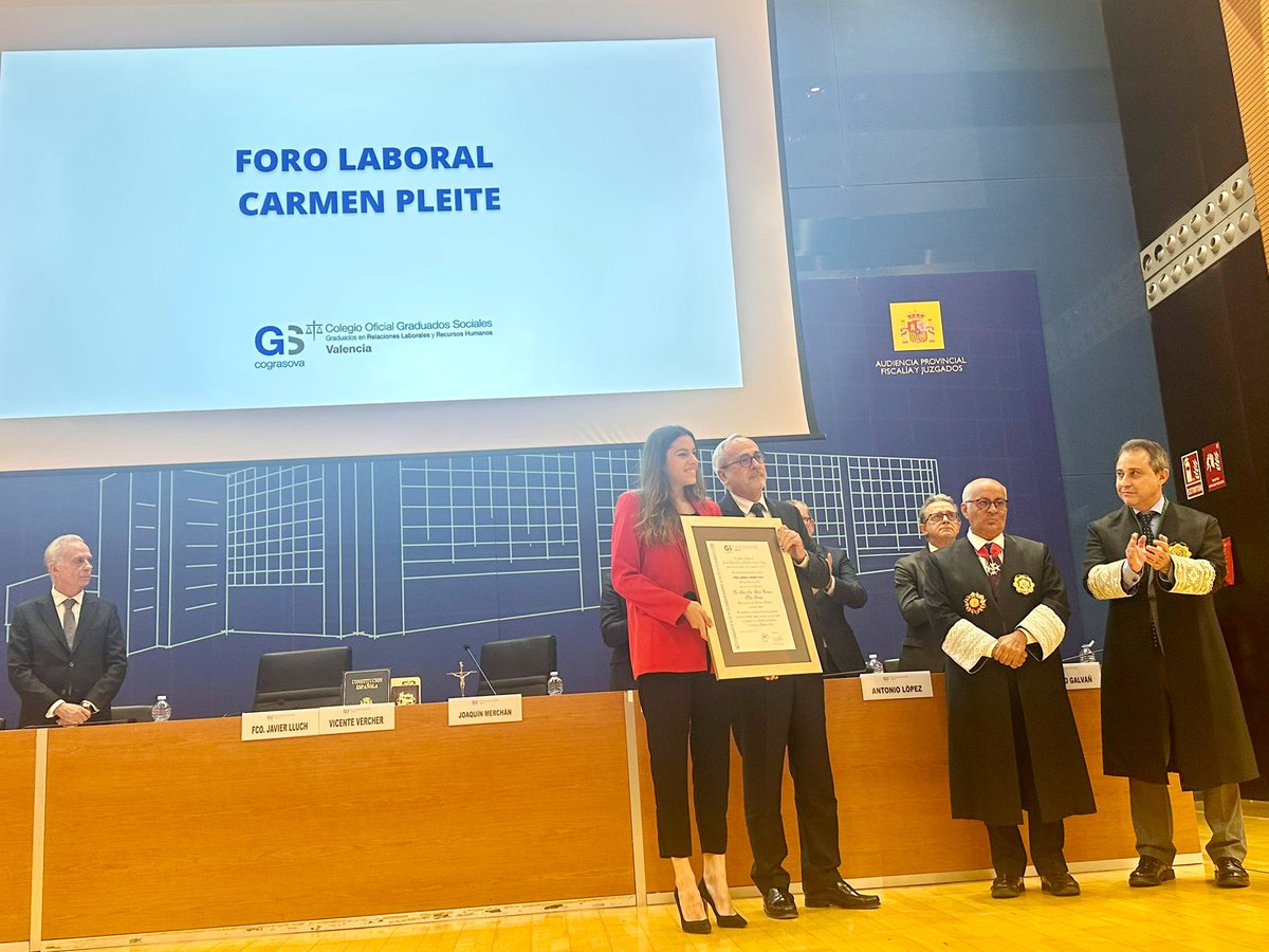 ⚖️ Acompañando a <a href="/cograsova_es/">Graduados Sociales Valencia</a> , con su Decano
don Vicente Vercher y el del Consejo Nacional de Graduados Sociales don Joaquín Merchán,   en los Actos Institucionales 2025, con la Jura de nuevos colegiados y entrega de Menciones y Distinciones.

👏 Enhorabuena a quienes han sido