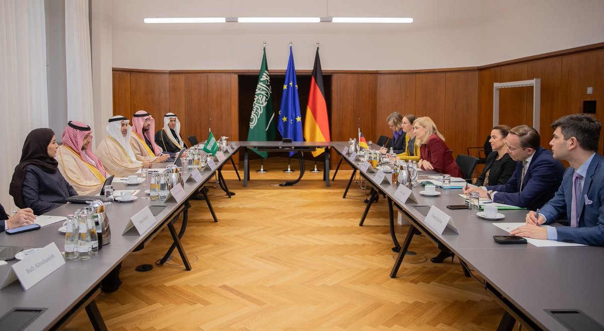 سعدتُ خلال زيارتي الرسمية إلى جمهورية ألمانيا الاتحادية بلقاء معالي وزيرة الصحة <a href="/ninawarken/">Nina Warken</a> حيث ناقشنا تعزيز التعاون الصحي في مجالات الصحة الرقمية والجاهزية للأوبئة. كما بحثنا فرص تطوير أنظمة صحية أكثر مرونة واستدامة، بما يدعم تبادل الخبرات وتبنّي الحلول الابتكارية لخدمة تطلعات