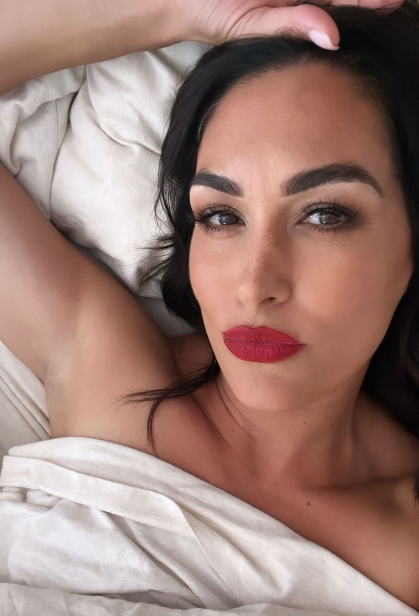 BrieInAMode's tweet image. Good morning 💋.
Friday is here.