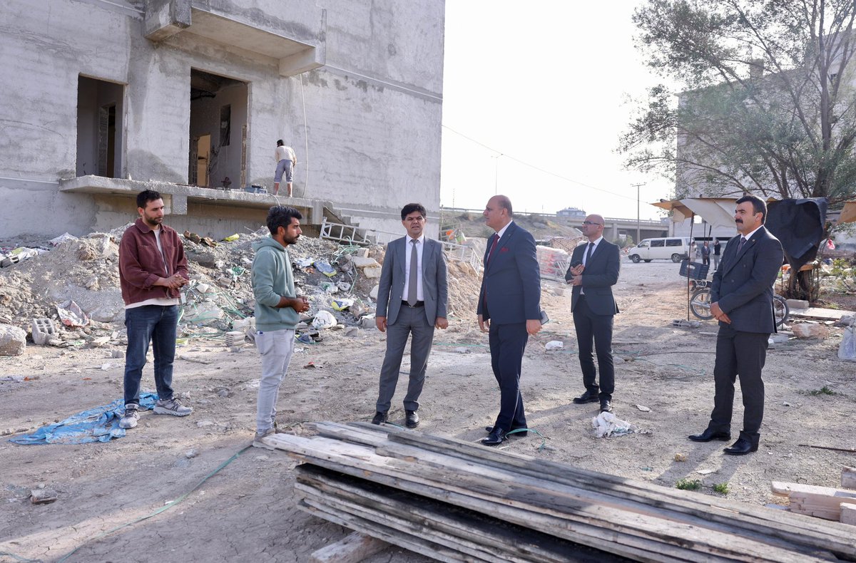 İl Millî Eğitim Müdürü Muhammed Özdemirci, Tarsus ilçemizde yapımı devam eden 
📍Şeref Aydoğan İlkokulu ile Şeref Aydoğan Ortaokulu inşaat alanını yerinde inceledi. ✨

🔗meb.ai/ze6K7b

<a href="/tcmeb/">Millî Eğitim Bakanlığı</a> 
<a href="/Yusuf__Tekin/">Yusuf Tekin</a> 
<a href="/MersinValiligi/">Mersin Valiliği</a> 
<a href="/valiatillatoros/">Atilla Toros</a> 
<a href="/Muhammed0744/">Muhammed ÖZDEMİRCİ</a>