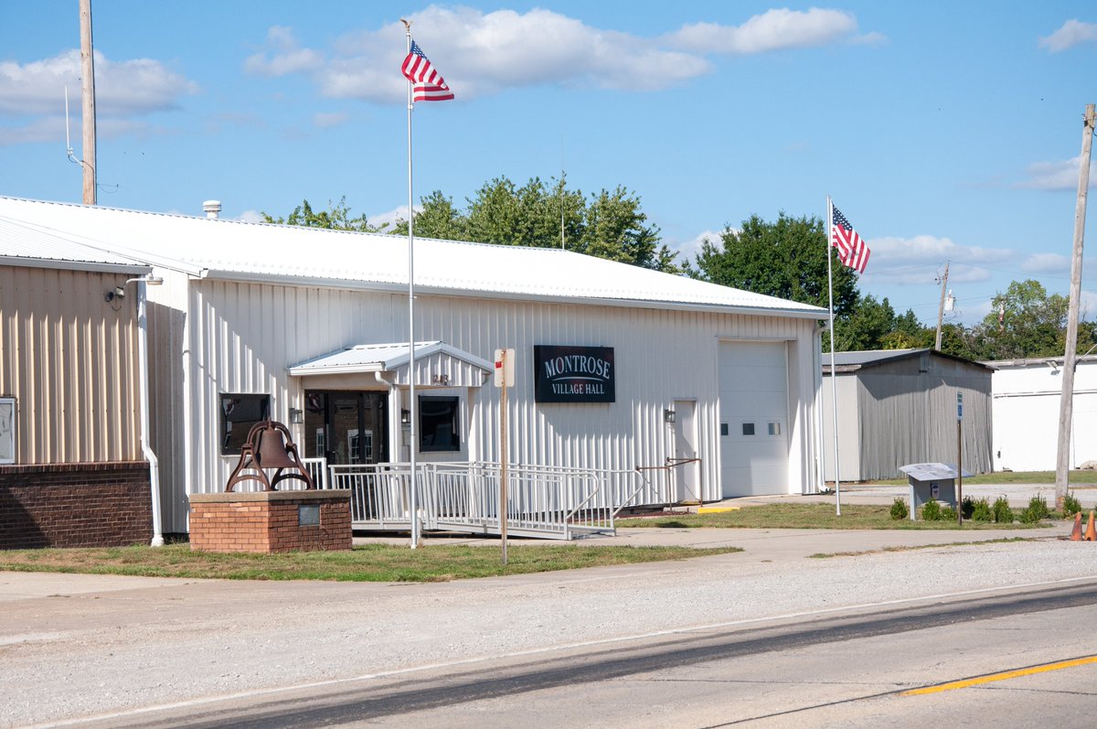 Montrose IL, Effingham/Cumberland Counties, pop 210.