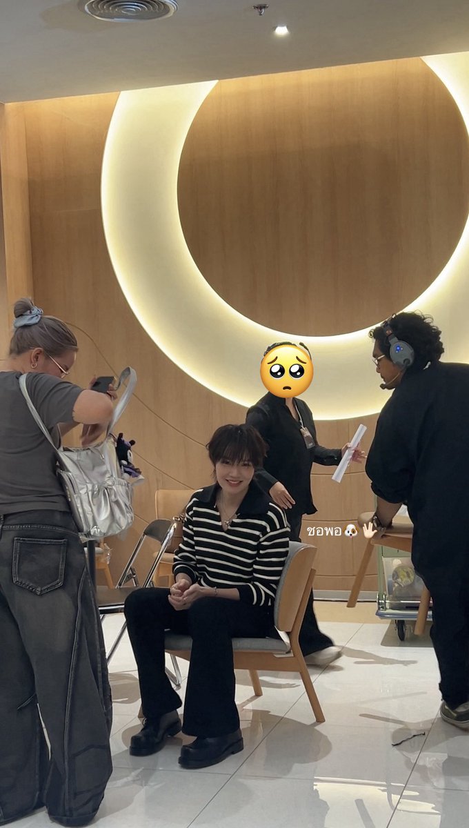 Julythird__'s tweet image. คือน้ำปิงมองมาทางนี้แล้วไหว้คือหนึ่งนี่แก่ สองชีกลัวนี่ หรือสามเพราะว่าแม่แท้ๆของน้ำปิงคือป้าเองวะ😭😭

NAMPINGSTER AT MYSTIWORLD
#MystiworldxNamping