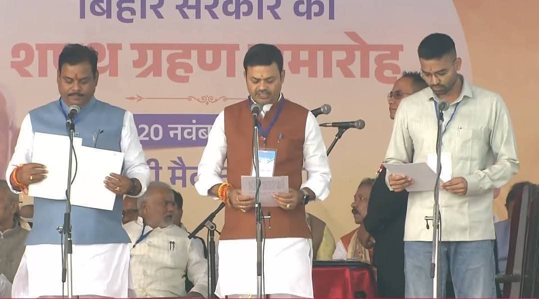 DeepakRLM's tweet image. बिहार की जनता को मेरा प्रणाम। 
माननीय प्रधानमंत्री श्री @narendramodi जी और माननीय मुख्यमंत्री श्री @NitishKumar जी के नेतृत्व में जनता की सेवा का अवसर मिला, इसके लिए मैं हृदय से आभारी और अभिभूत हूँ।
मेरे नेता श्री @UpendraKushRLM जी द्वारा दिए गए आशीर्वाद के लिए हृदय से धन्यवाद।