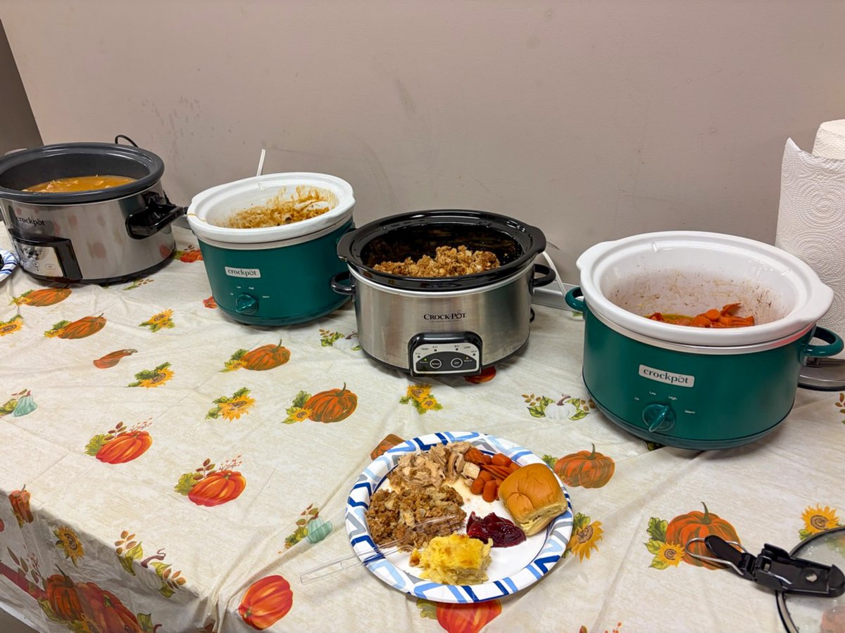 labtesting's tweet image. Chemsgiving is here. 

The Chemistry Lab hosted its annual Thanksgiving potluck with a full lineup of homemade dishes. 

Great food, great team, great tradition.

#TheLTIWay #TeamLTI