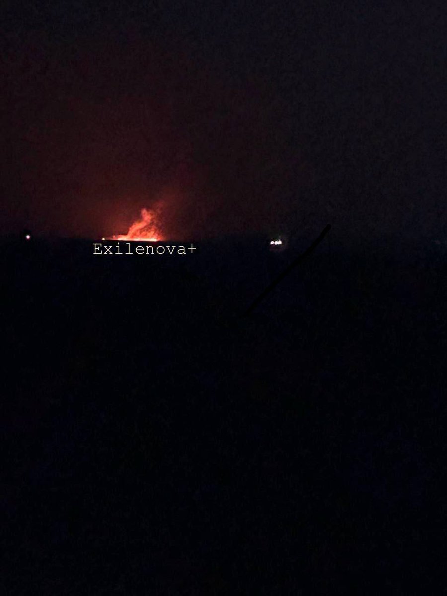 visionergeo's tweet image. 🇷🇺 Information has spread that a tanker of Russia&apos;s &quot;Shadow Fleet&quot; is burning near the coast of Vladivostok, just a few kilometers from the Alliance oil terminal.