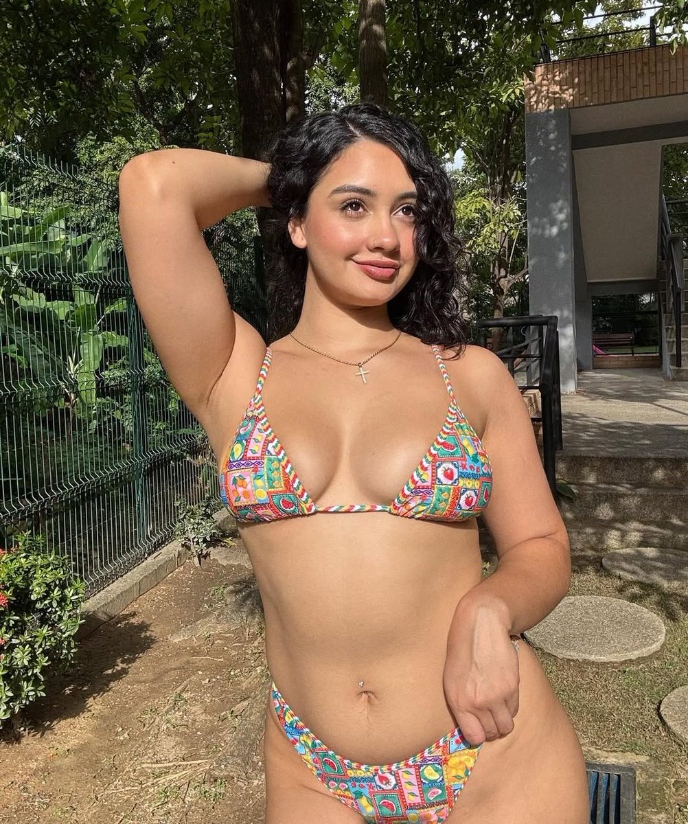 GlobalGirlssss's tweet image. Venezuelan 🇻🇪 #FridayVibes #GlobalGirlssss