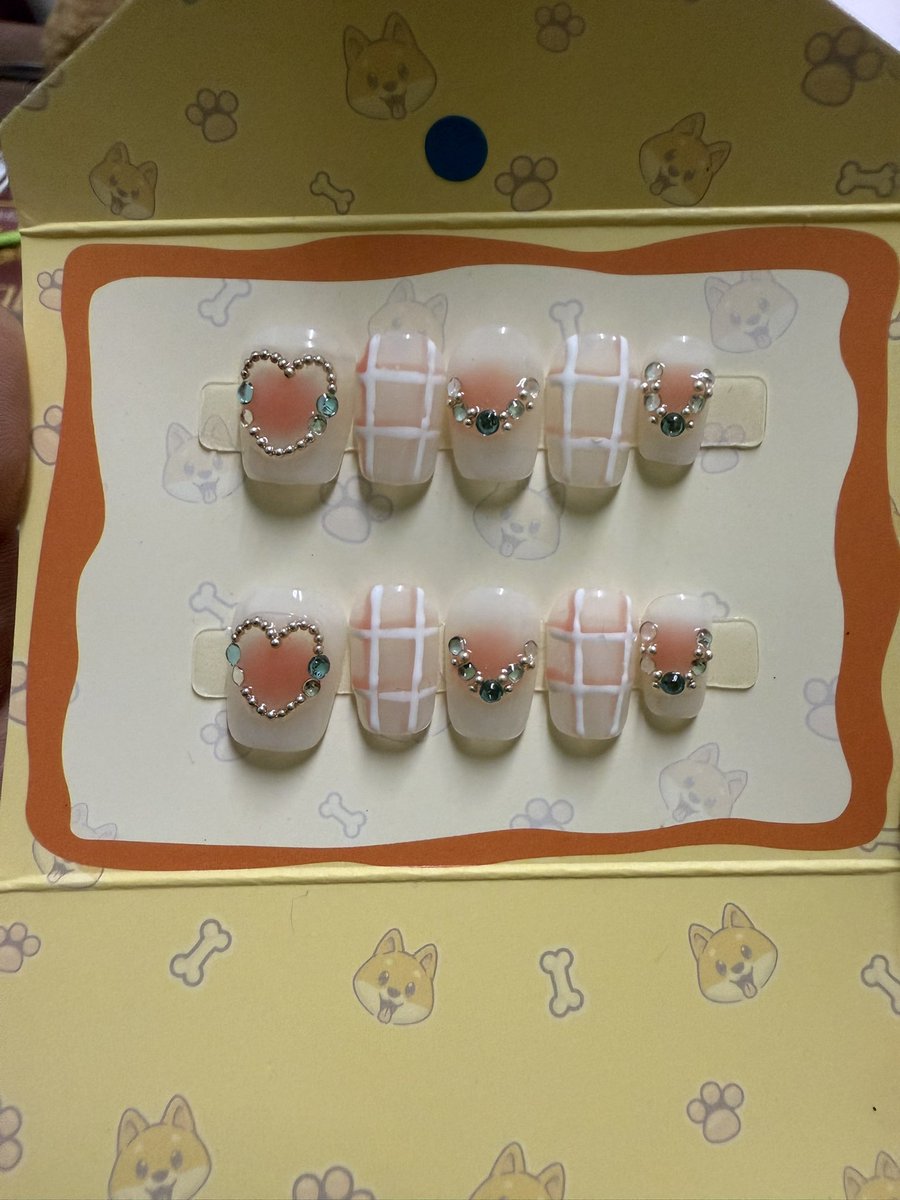 ขายเล็บปลอมพร้อมชุดตะไบหน้าเล็บและกาว ขายเหมา 12 อัน (ชุดตะไบ/กาว12ชุด) 150 บาทส่งฟรี ส่งเอกชนให้พรุ่งนี้ค่ะ #เล็บปลอมสําเร็จรูป #เล็บเจล #เครื่องประดับ #เสื้อผ้ามือสองราคาถูก #เขมจิราต้องรอดseries #คนสวย #สาวอวบ