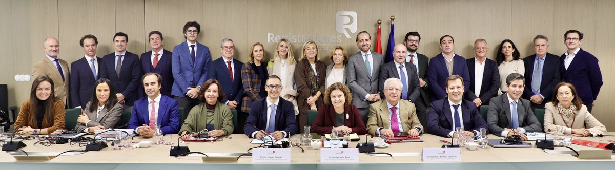 Hoy hemos celebrado en el Colegio de Registradores la última Asamblea de Decanos del período 2017 - 2025, a la que han asistido los miembros de la actual junta de gobierno.
