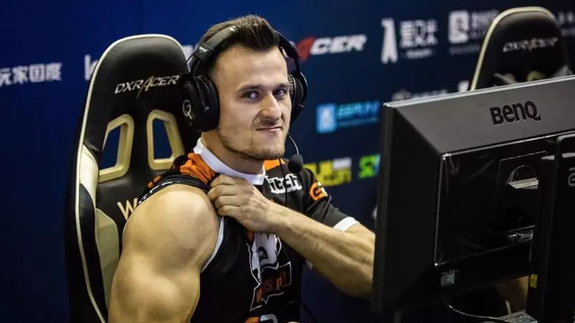 CS2Briefing's tweet image. You can only bring ONE of these legends back to CS2 — who are you choosing? 👇🔥

🇫🇷 kennyS
🇸🇪 GeT_RiGhT
🇸🇪 olofmeister
🇵🇱 pashaBiceps