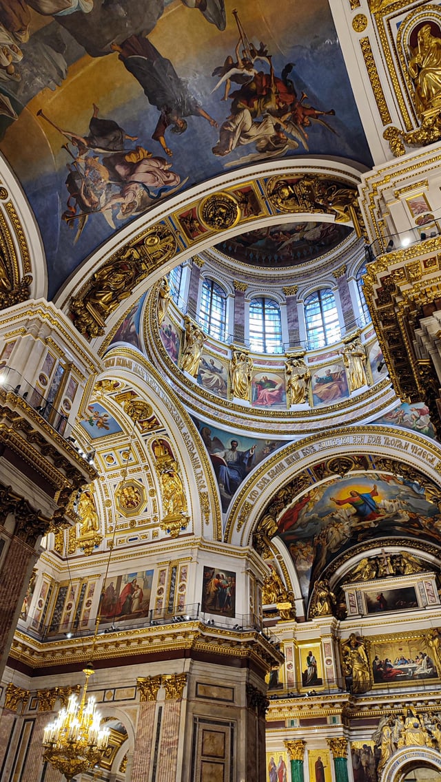 BiancoDavinci's tweet image. Interior of the Saint Isaac&apos; Cathedral in Saint Petersburg.