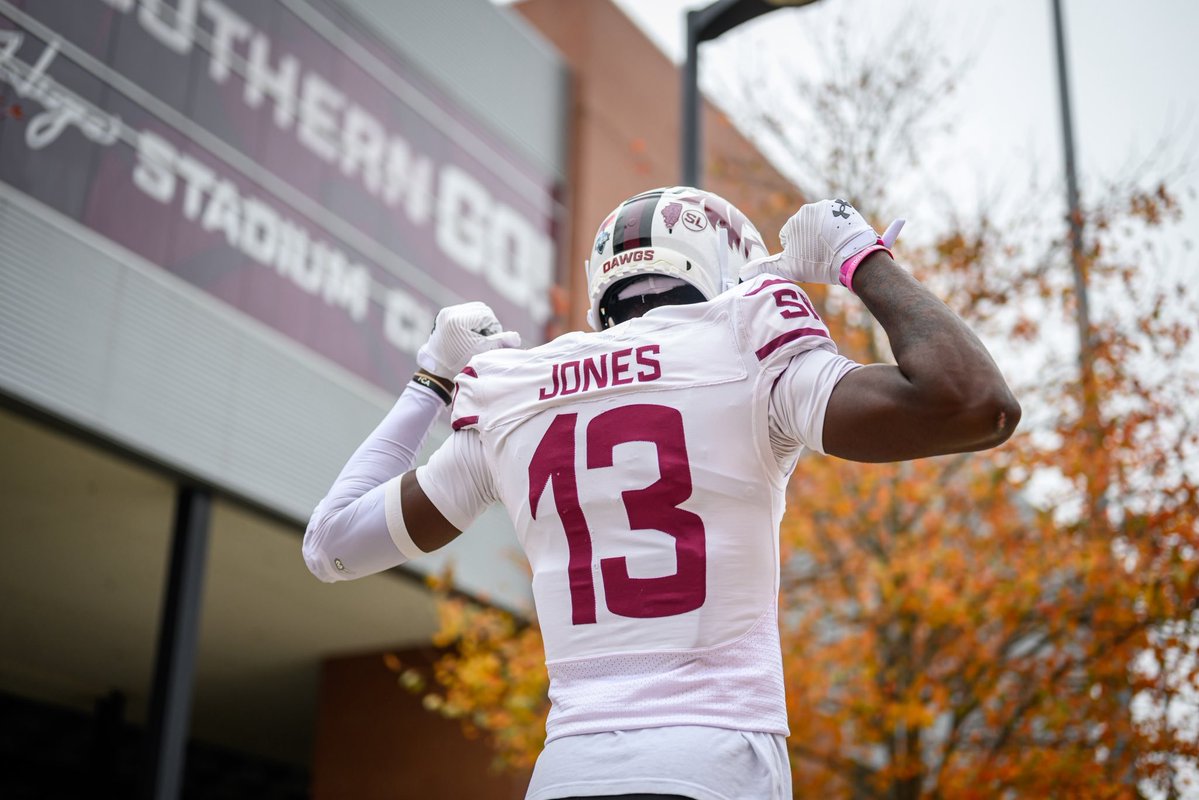 SIU_Football's tweet image. Fall vibes for the regular season finale 🍂

#Salukis | #BuiltFor