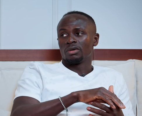 TouchlineX's tweet photo. 🚨🗣️ Sadio Mané on his 'rivalry' with Mohamed Salah when they were teammates at Liverpool:

"I’m usually a quiet person, but I get along with everyone in the team, that’s just who I am. And Mo is also a very nice guy, honestly."

“On the pitch, you know how it is. Sometimes he passes, sometimes he doesn’t. Sometimes he should pass, sometimes he shoots. And of course, Bobby was there too — we shared the ball a lot between us three.”

“But I still remember one game... Burnley. When I was really angry. He didn’t pass to me in a situation where he absolutely should have. I was furious after the game."

"The next day, Mo came to me because he wanted to talk, but he didn’t know how to start. He thought I was still angry. He came and said, ‘Can we talk?’ I said, ‘No problem.’"

"Then he told me: ‘You think I didn’t want to pass to you. But I swear, I didn’t even see you. When I got the ball, I just wanted to shoot. I have nothing against you. If I saw you, I would have passed'"

"I told him: 'Mo, don’t worry. It’s over. I was angry because with your quality, you could have passed the ball more. That’s all.'.. Since that day, I think we became even closer."

“Sometimes these things happen between strikers. And with Mo, when he sees the goal… He sees nothing else. Nobody! He only sees the goal. But I never take it personally, he just wants to score.”

“And I always told him: ‘Mo, I know you want to be top scorer. I can help you. I don’t mind — I’ll pass to you. If you can be top scorer, no problem. I’ll help you.’... Because he was always closer to the top scorer award than me." 

"He took penalties, and I usually dropped deeper to defend. We needed that balance: Mo staying higher, Bobby linking play, and me dropping back to defend."