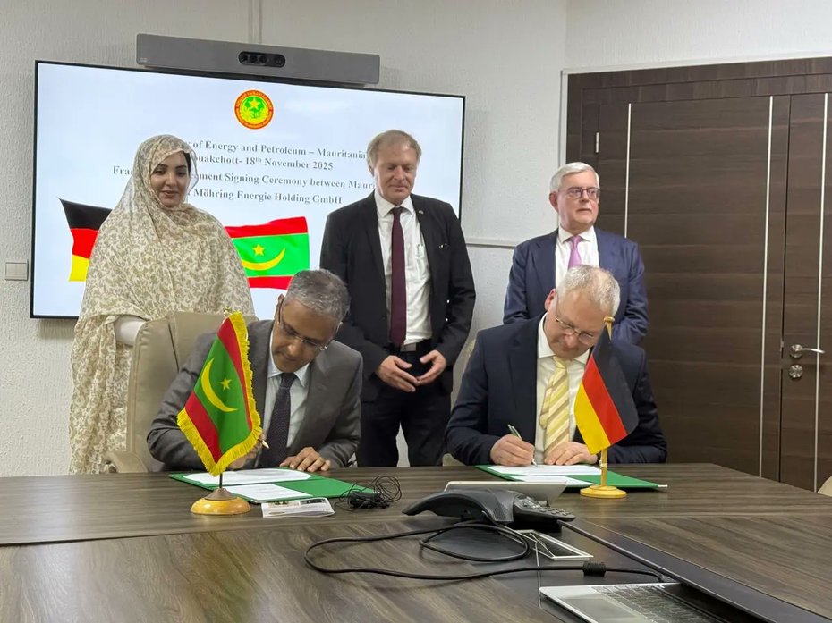 fuelcellsworks's tweet image. Mauritania and Möhring Energie Holding sign a deal to develop a large-scale #greenhydrogen and #ammonia plant in Nouakchott. A key step for the country’s #cleanenergy ambitions.

#GreenAmmonia #Renewables #HydrogenEconomy 

fcw.sh/WWSsoF