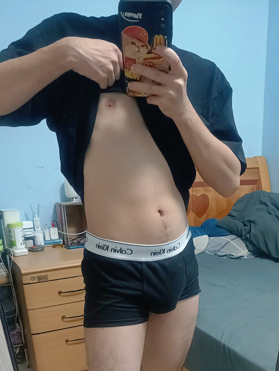 太冷了～到发情期了 #白袜体育生  #黑皮 #CK内裤