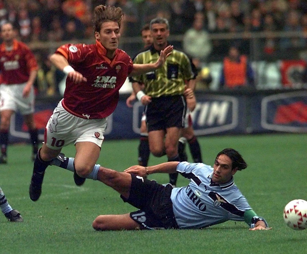 21/11/99 - Lazio vs Roma 

Nesta vs Totti 📸