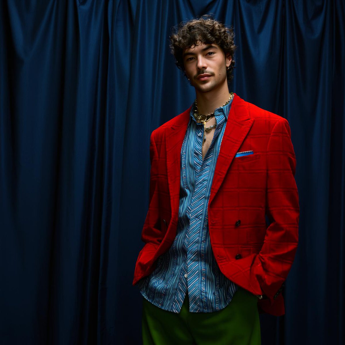 higgsfield_ai's tweet image. Nano Banana Pro crazy results with styles &amp;amp; prompt referencing! 🧩
Prompt in thread 🧵

For the next 48 hours ONLY - get 1 Year UNLIMITED Nano Banana Pro on Higgsfield!

For 12 hours: follow, like, retweet &amp;amp; comment = FREE 100 credits