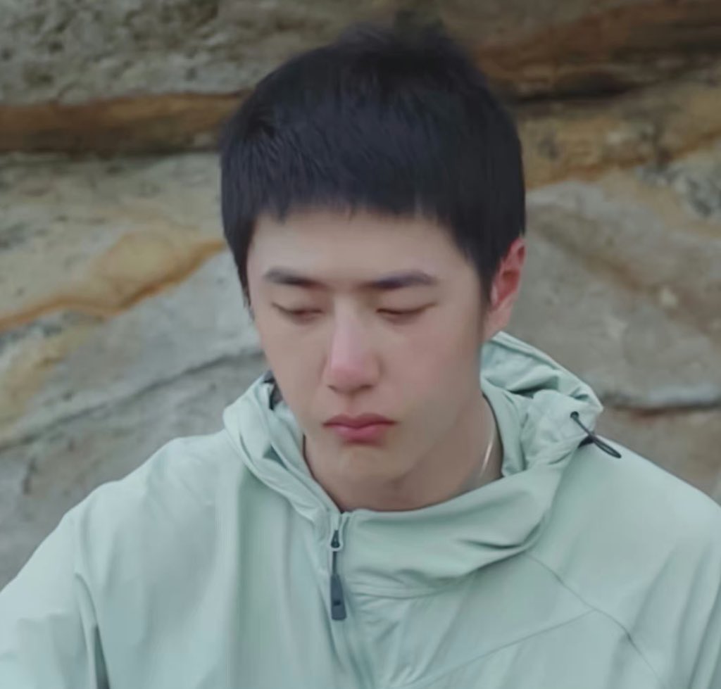 zaiinzam's tweet image. “เฮียกิมไร”

“ช็อคแลต”

“มีของพี่มั้ย”

“แล้วตัวเองเอามามั้ย”

“ไม่ได่เอามา”

“งั้นก็ไม่มี”

“ไม่แบ่งเลยเหนอ”

“แบ่งไรอ้วน มีอันเดียว”

“พี่อยากกิม”

“กินข้าวไป”

“อยากกิมช้อคแยต”

“ … ”

“อยากกิมอะ”

“มาเอา”