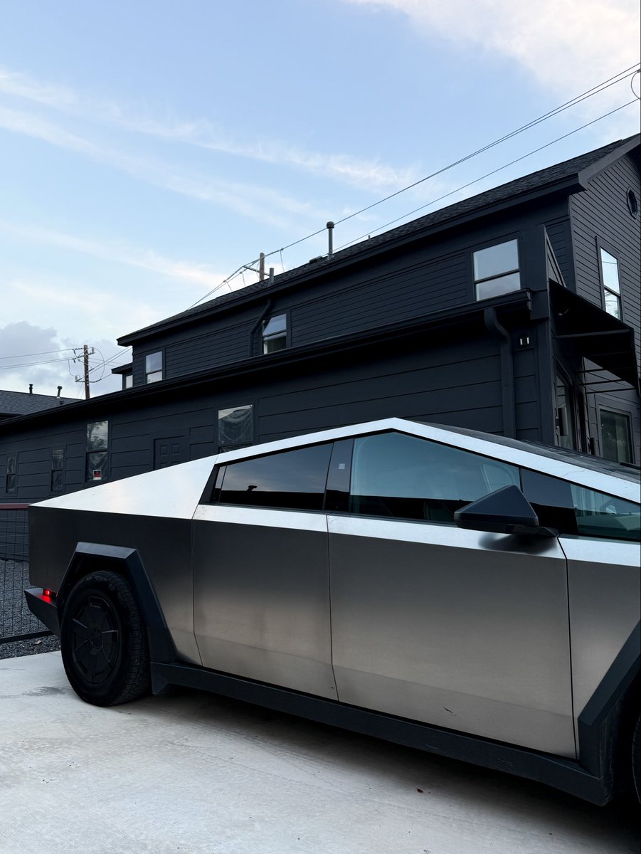 jsin_jay's tweet image. good fit, good whip ✅