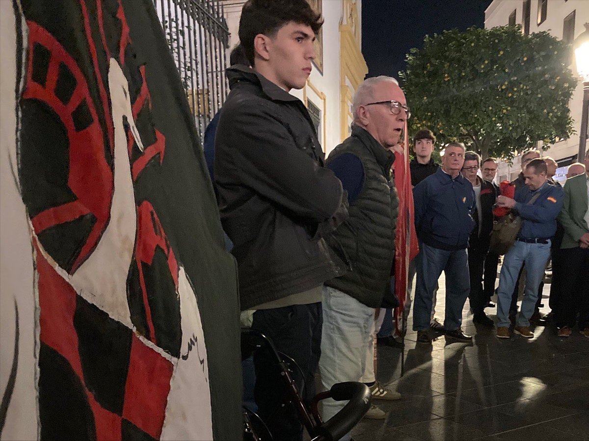 falange_sevilla's tweet image. Misa por el alma de José Antonio.
¡¡¡PRESENTE!!!