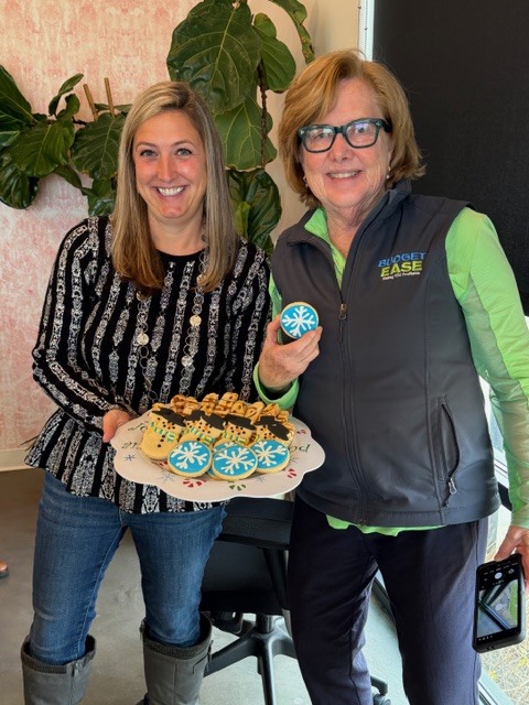 BudgetEaseBiz's tweet image. It’s a fantastic Friday at BudgetEase—Mary brought in her homemade winter cookies, and the team instantly forgot about spreadsheets for a moment. Small treats, big morale boosts. Thanks, Mary.

#TeamCulture #OutsourceBookkeepingServices #VirtualBookkeeper #AccountingHelp
