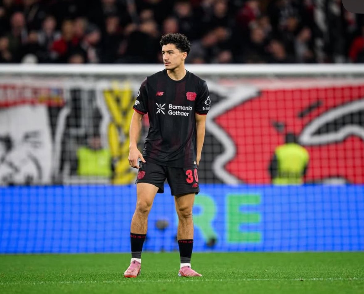 UBK__official's tweet photo. Am 6. April 2025 betrat Leverkusen Trainer Xabi Alonso den Raum und sagte zu Ibrahim Maza, dass er extra für dieses Gespräch einen Termin mit seiner Familie verschoben habe. 

An diesem Tag wurde das Talent von Hertha BSC zum letzten Spieler, den Alonso von einem Wechsel überzeugte und dabei den VfB Stuttgart übertrumpfte. 

Alonso, der kurz vor einem Wechsel zu Real Madrid stand, sagte Maza zudem offen, dass sein eigener Verbleib nicht sicher sei.

[ @AxelHesse1 / @BILD ]