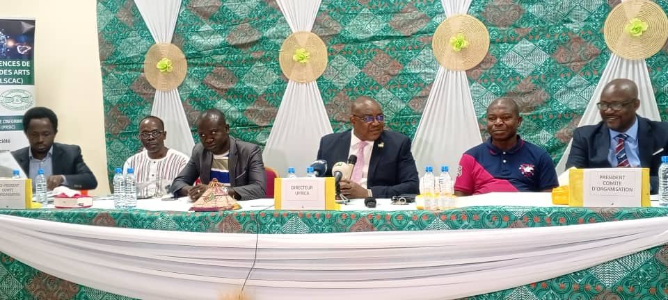 jstm_mali's tweet image. Recherche scientifique : Abidjan accueille un colloque international en hommage au Pr Hugues Koné, pionnier des sciences de l’information et de la communication
Lors d’une conférence de...
#science #recherche #recherchescientifique #colloque 
scienceetsociete.com/recherche-scie…