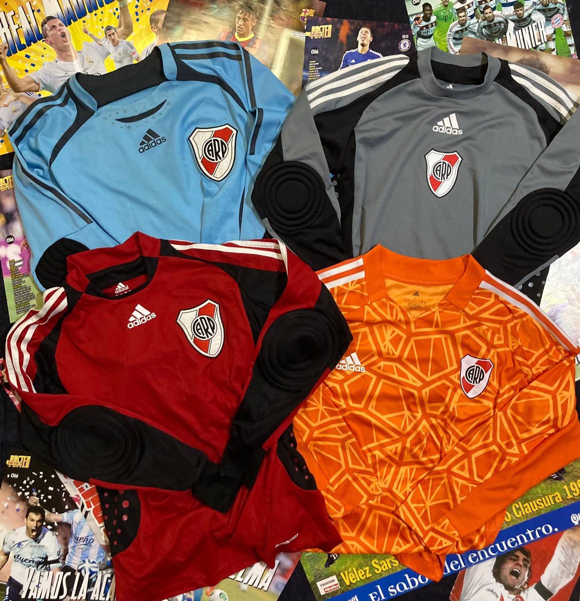 beltranismo__'s tweet photo. Las camisetas de arquero eran una locura https://t.co/c2CvdXwhbe