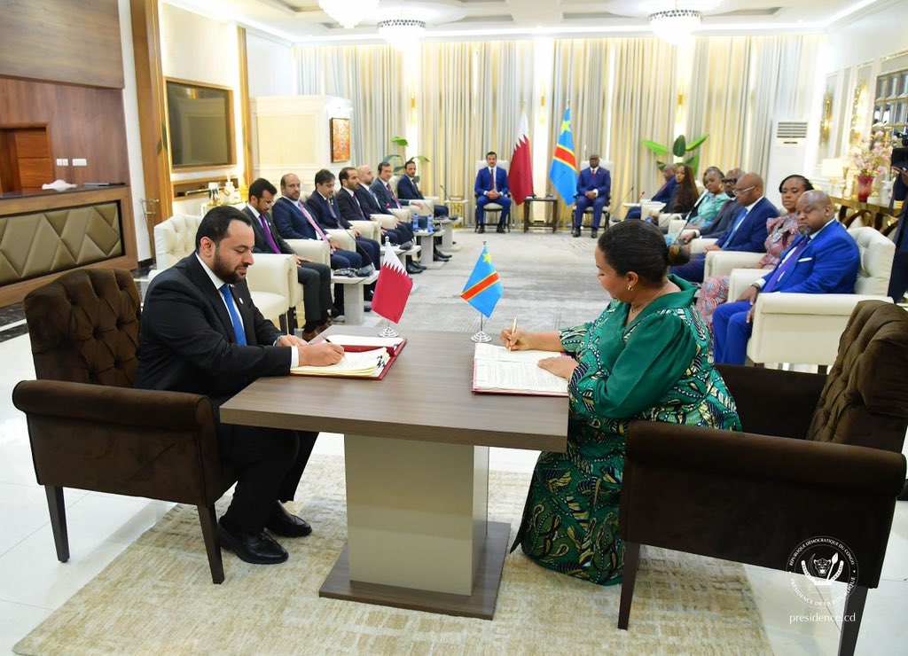 InfosPlus_rdc's tweet image. L’Émir Sheikh Tamim Ben Hamad Al Thani et le Président Félix Tshisekedi ont présidé la cérémonie de signature, par leurs ministres sectoriels, de six accords bilatéraux.

Le Protocole d’entente concerne le domaine des ports entre Qatar Ports Management Company “Mwani Qatar “ de…