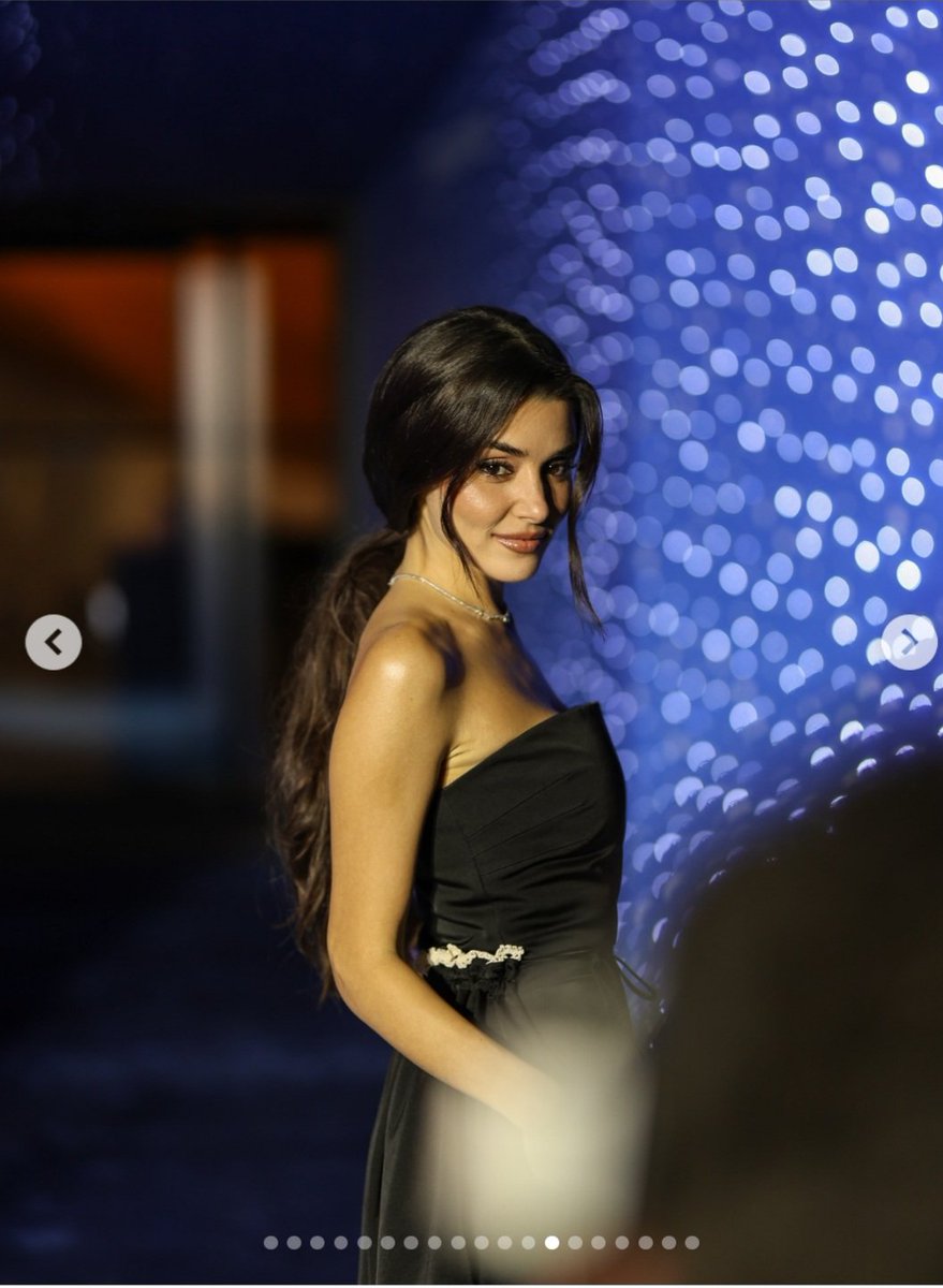 🖤💎🖤 Iyi Akşamlar! Buona serata a tutti con la bellissima Hande!
🇹🇷        ⭐🌙
👑 #HandeErçel #HandeErcel