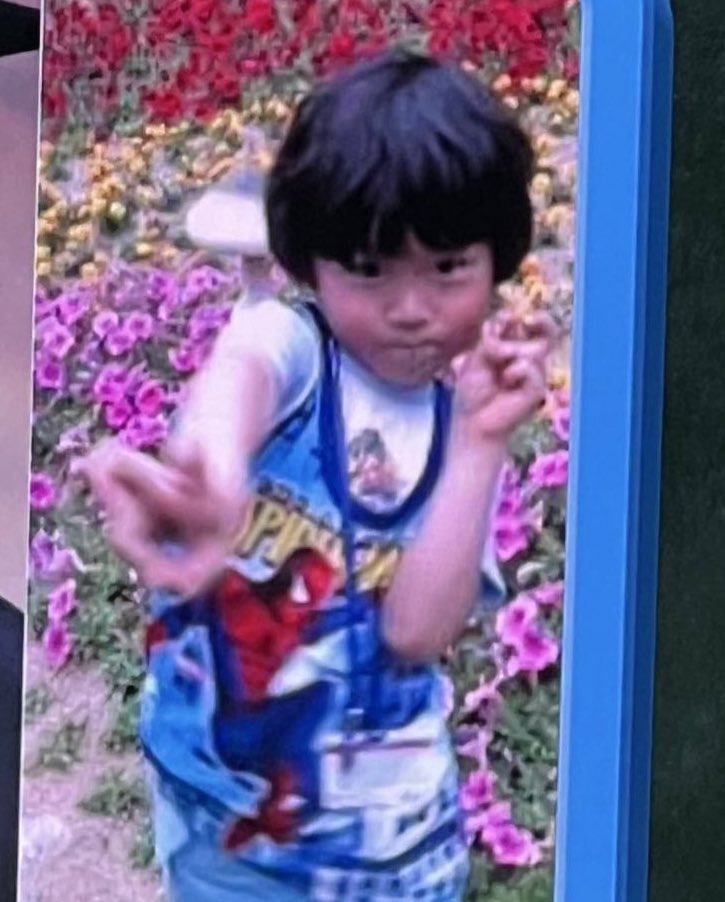 맨날 우방랜드라하는거 어이없다
그래 이게 우방랜드지 21세기 대구사람 50%는 저기서 사진찍어봄 막둥이 연간회원권까지 안아줘버릴게