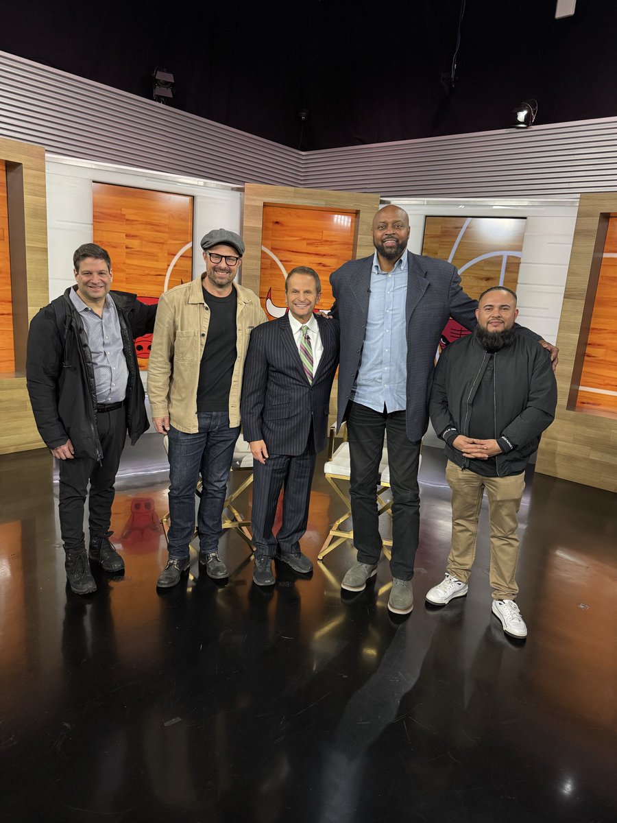 So good to c Horace Grant, our conversation on Fox 32 Chicago YouTube. Great insight about Michael, Scottie, Phil Jackson &amp; Shaq. Congrats to Horace, Neil Funk, John Paxson, Johnny Bach &amp; Norm Van Lier for their induction into Bulls Ring of Honor #bulls <a href="/fox32news/">FOX 32 News</a> <a href="/horacegrant54/">Horace Grant</a>