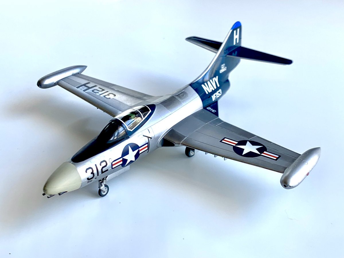 #ゴールデンエイジの米軍ジェット機
F9Fパンサー　ハセガワ1/72