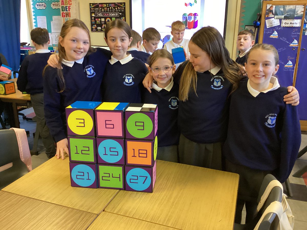 HolyChildPSBel's tweet image. P7a loved learning maths with @AbacusandHelix.

#SharingCaringLearning #Izak9 #maths #practicallearning