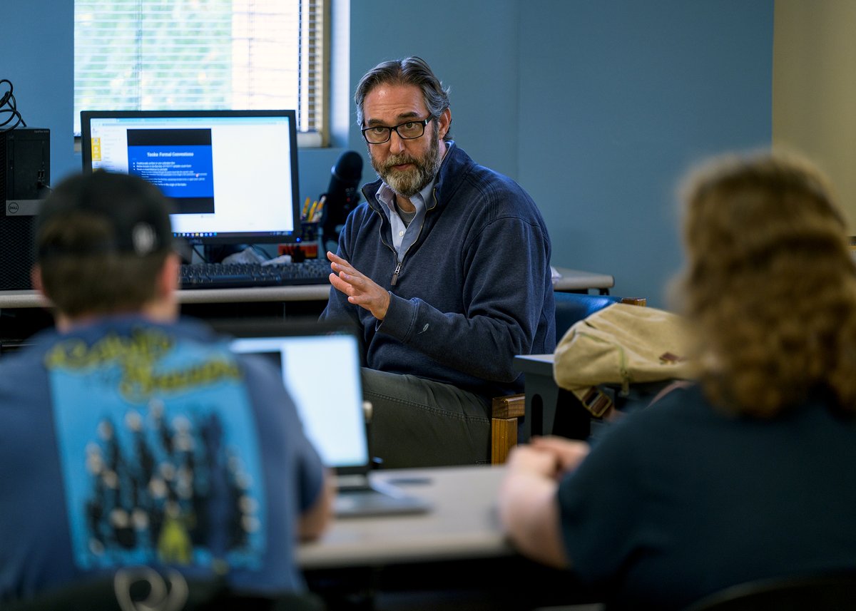 ARMathSciArts's tweet image. The @UofA_System announced today that Stuart Flynn, #ASMSA&apos;s current dean of academic affairs, will begin serving as interim executive director on Jan. 1, 2026. Dean Flynn has served in his current role since mid-2019. Read the announcement at asmsa.me/flynninterim25.