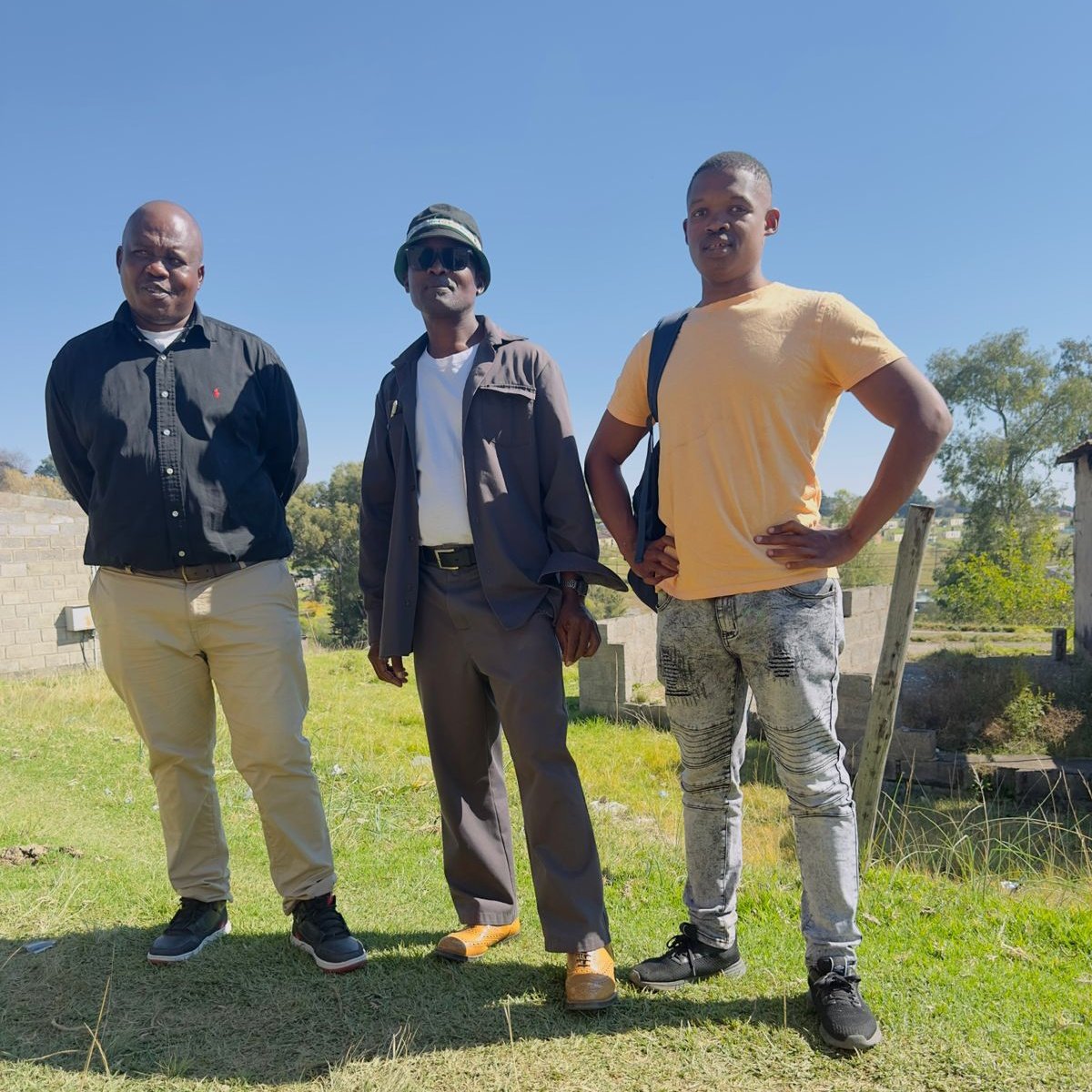 ernestntoi's tweet photo. Me and my brothers just waiting for you to start a problem so we can deal with you very fast.😂😂😂 https://t.co/HYydJ7xkVl