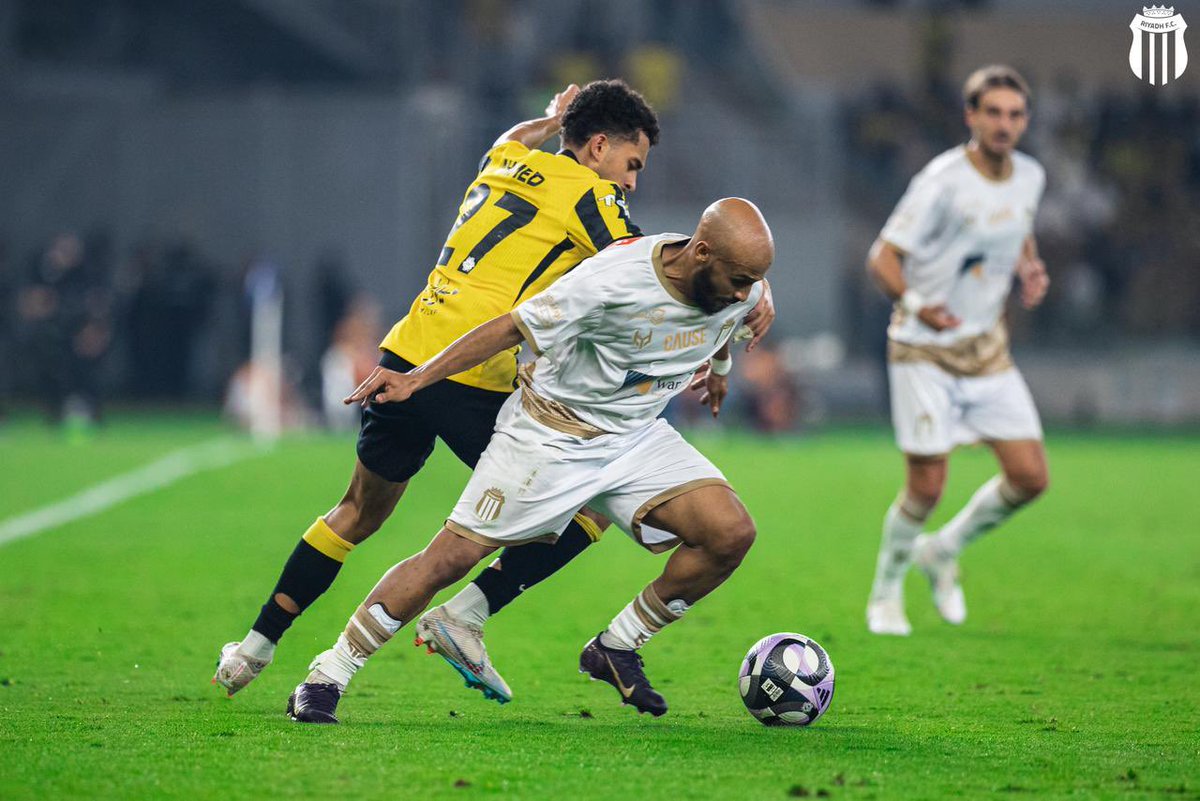 🕖 د٧٠’
الاتحاد ٢ x ٠ الرياض

#الرياض
#الاتحاد_الرياض