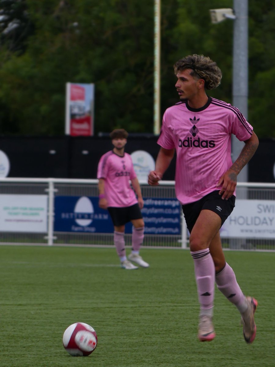 ⚫️⚪️✍️NEW SIGNING✍️⚫️⚪️

We are pleased to announce the signing of Kieran Smith from  Mickleover Athletic. Kieran is an attacking midfielder, so he should add creativity &amp; goals &amp; he goes straight into tomorrow’s squad for our important cup game.

Welcome to the club Kieran⚽️👏👊